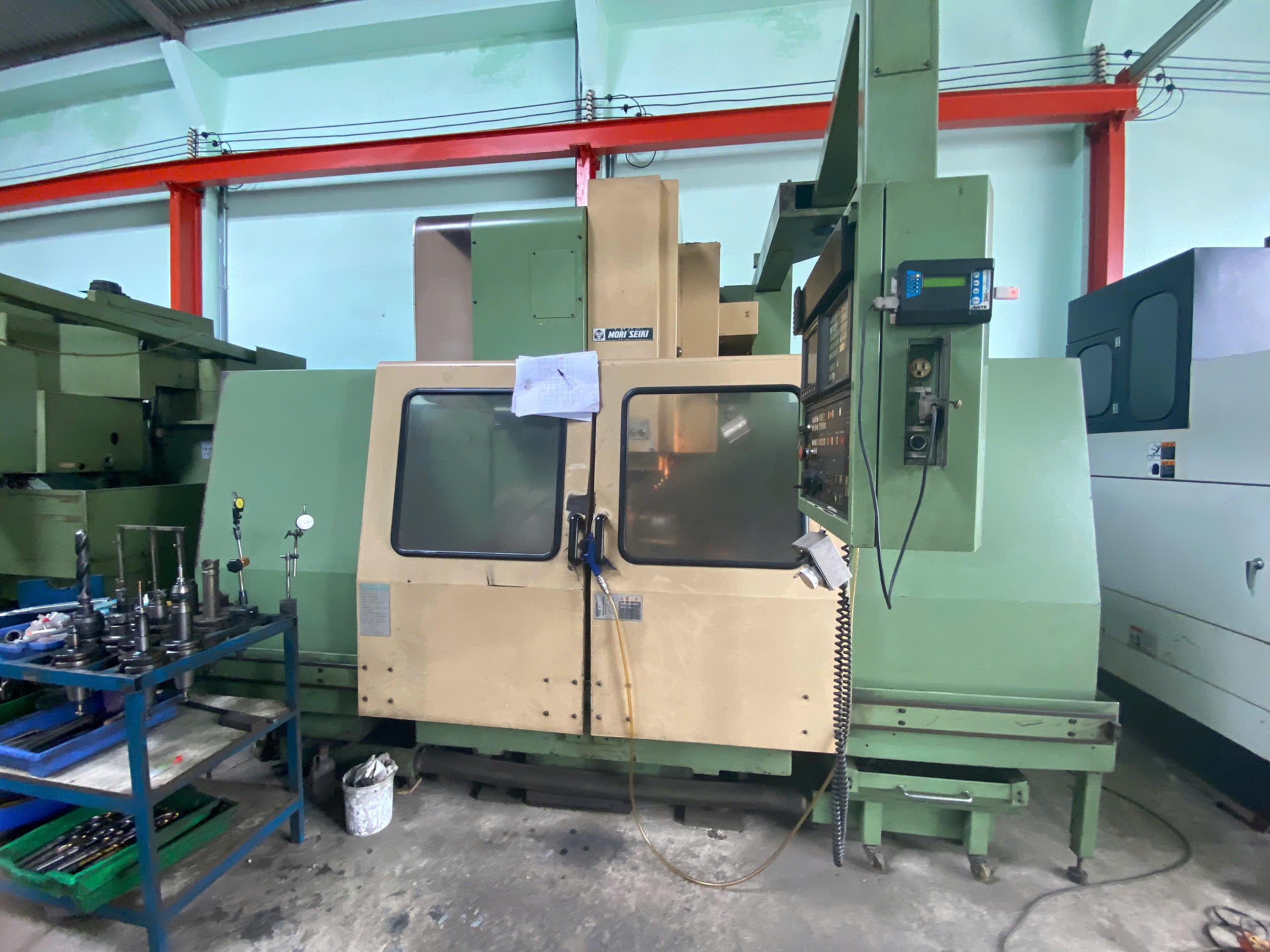 CNC milling machine 4